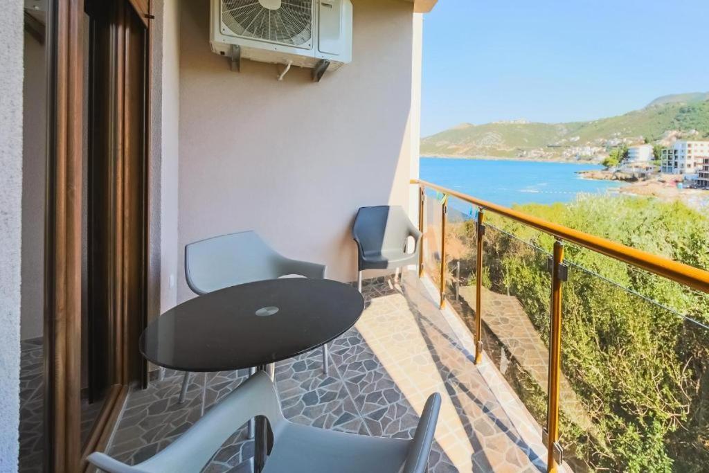 دوبرا فوفا Apart Hotel Xxl Lux المظهر الخارجي الصورة